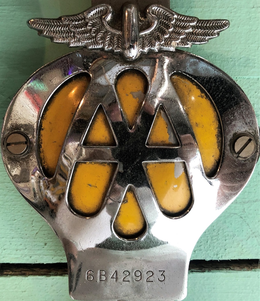 Badge AA 1960-1961